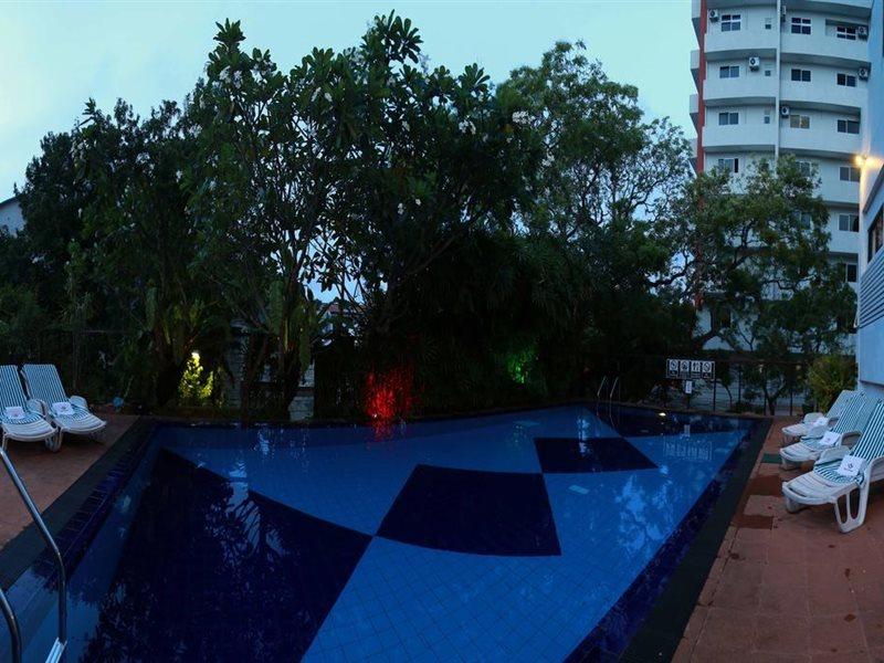 Hotel Sapphire Colombo Exterior photo