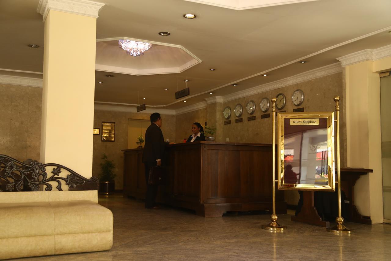 Hotel Sapphire Colombo Exterior photo